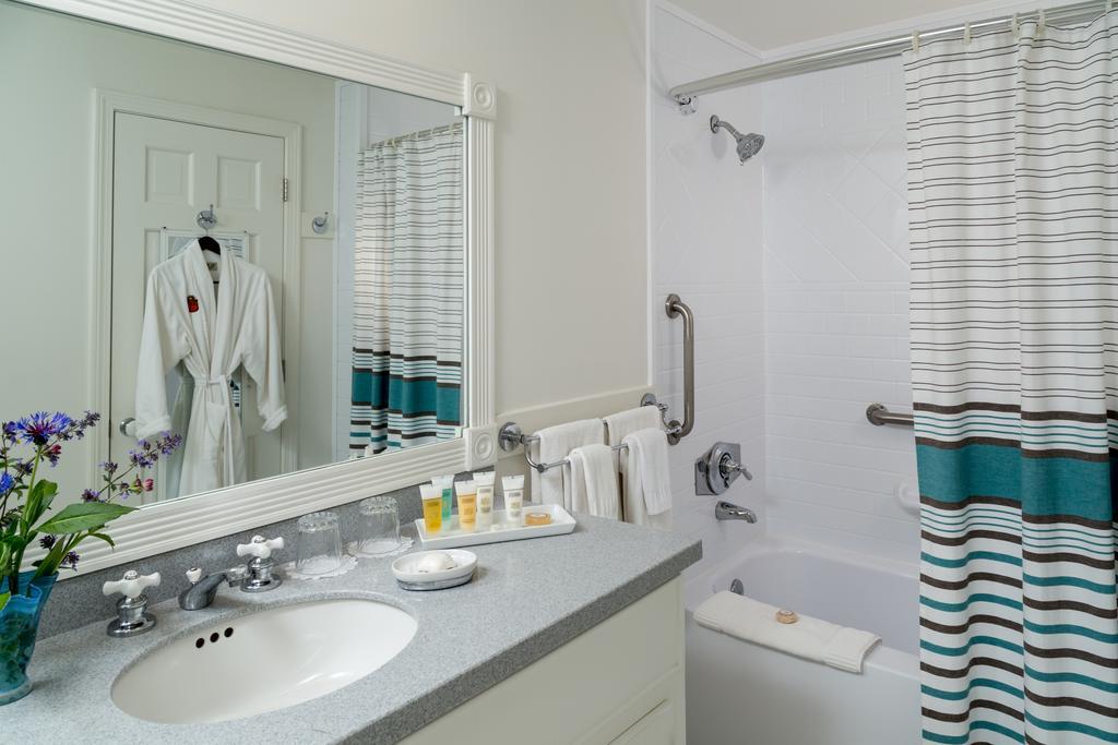Inn At Sunrise Point Lincolnville Room photo
